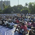 কড়াইল বস্তিতে বাঁচার লড়াইয়ে খোলা আকাশে